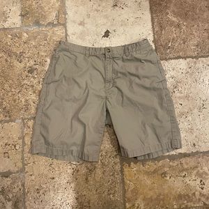 Vineyard vines dress shorts
